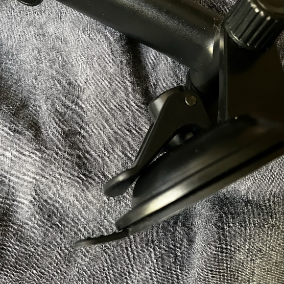 Cell phone holder for vehicle - Picture 8 of 9